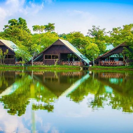 Tanita Lagoon Resort Удон-Тхани Экстерьер фото