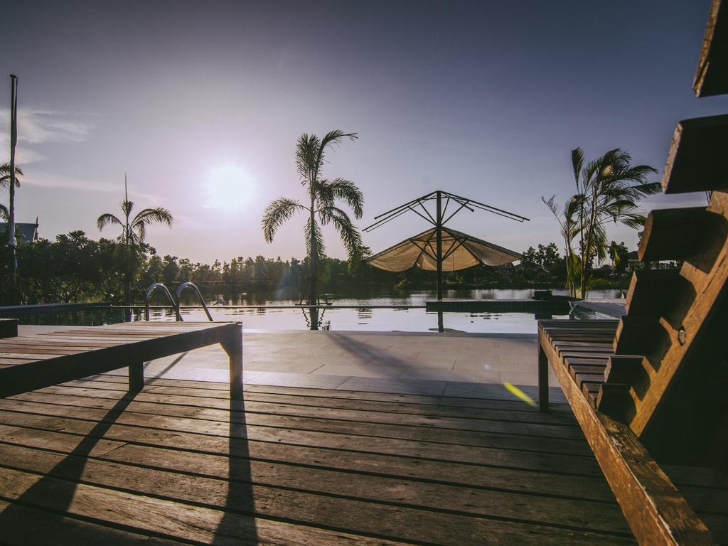 Tanita Lagoon Resort Удон-Тхани Экстерьер фото
