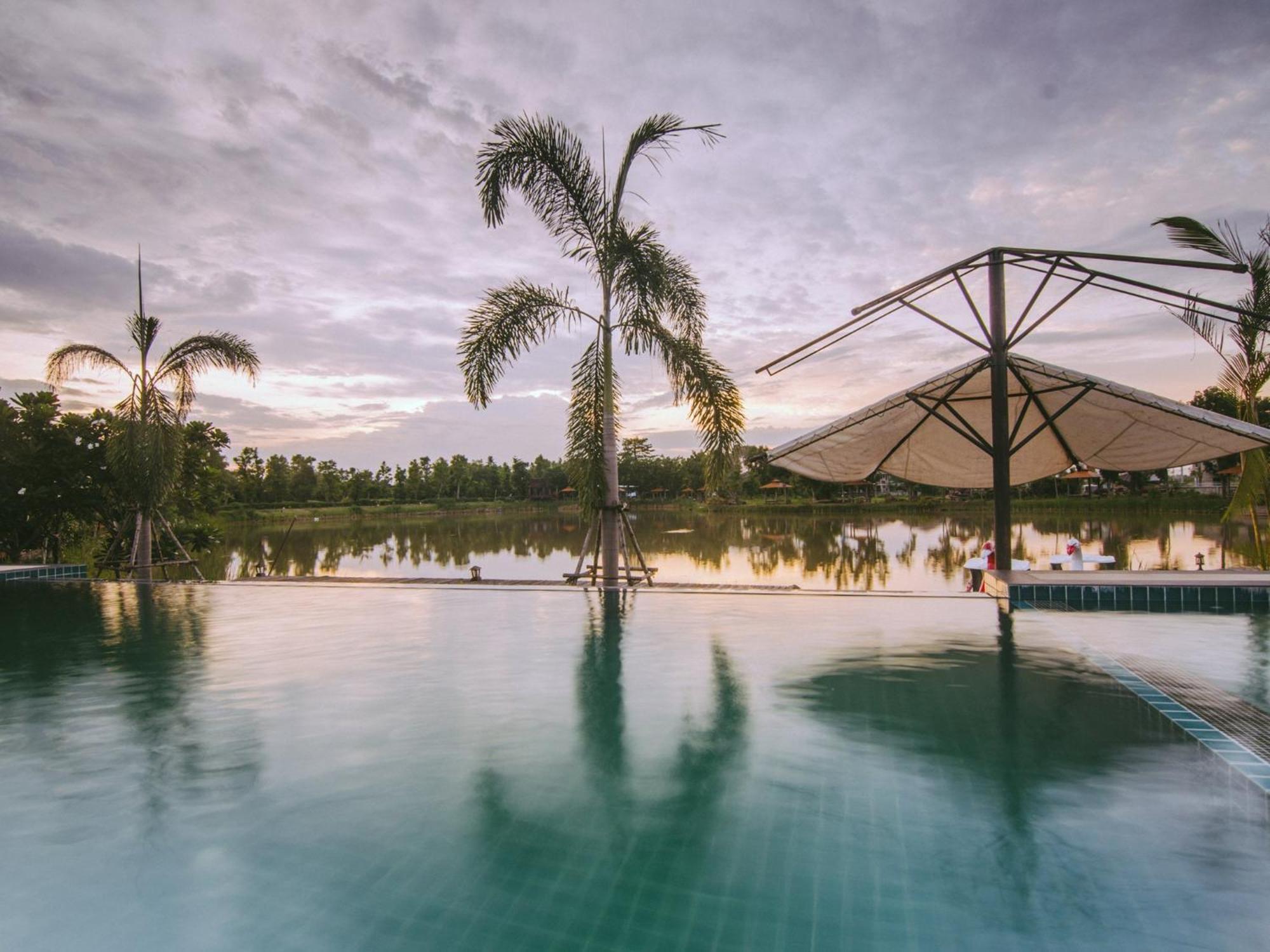Tanita Lagoon Resort Удон-Тхани Экстерьер фото