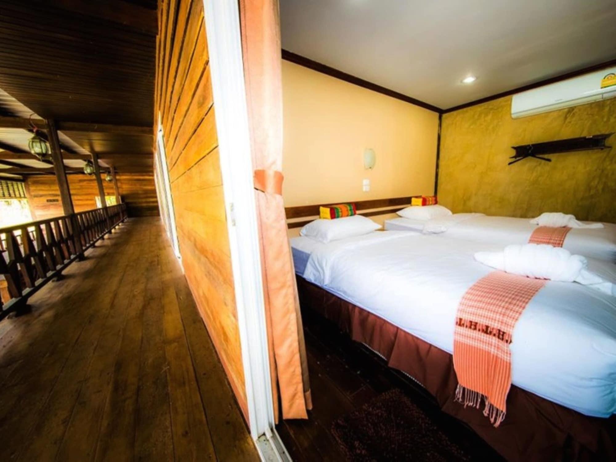 Tanita Lagoon Resort Удон-Тхани Экстерьер фото