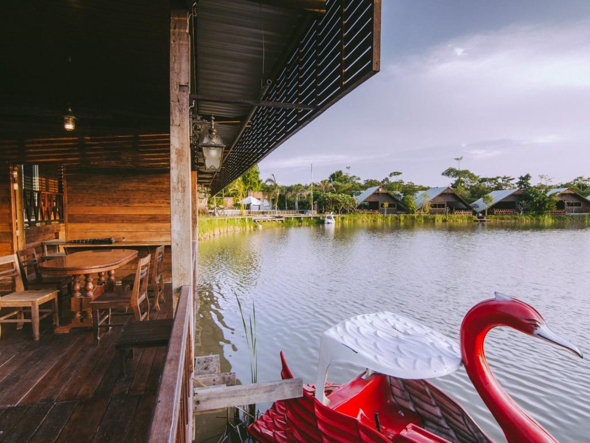 Tanita Lagoon Resort Удон-Тхани Экстерьер фото