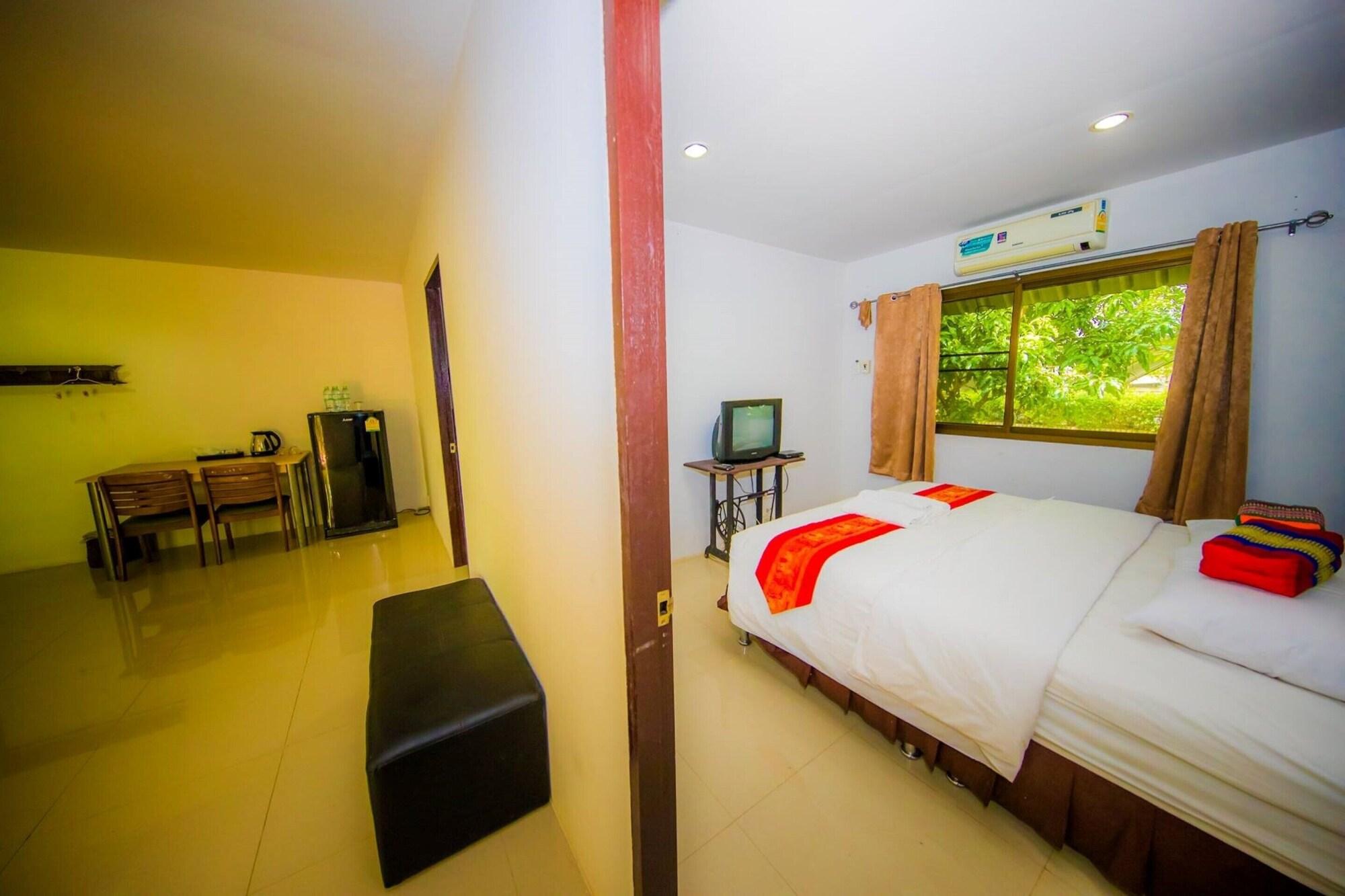 Tanita Lagoon Resort Удон-Тхани Экстерьер фото