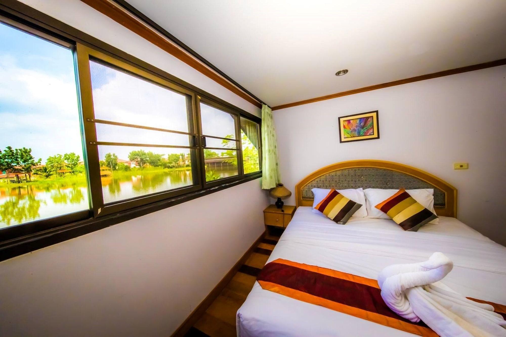 Tanita Lagoon Resort Удон-Тхани Экстерьер фото