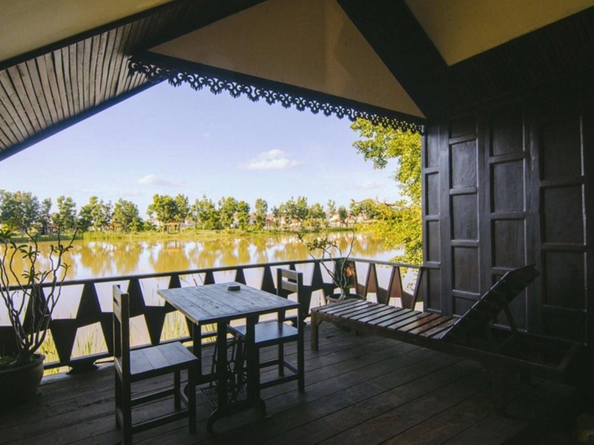 Tanita Lagoon Resort Удон-Тхани Экстерьер фото